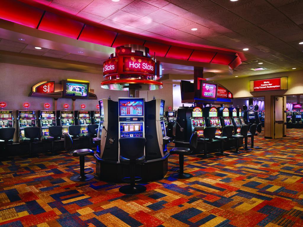 Ameristar Casino Hotel East Chicago Exterior foto